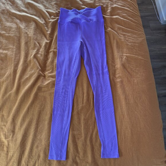 Year of Ours Set with Sports Bra & Leggings in Orchid size L - Picture 5 of 9